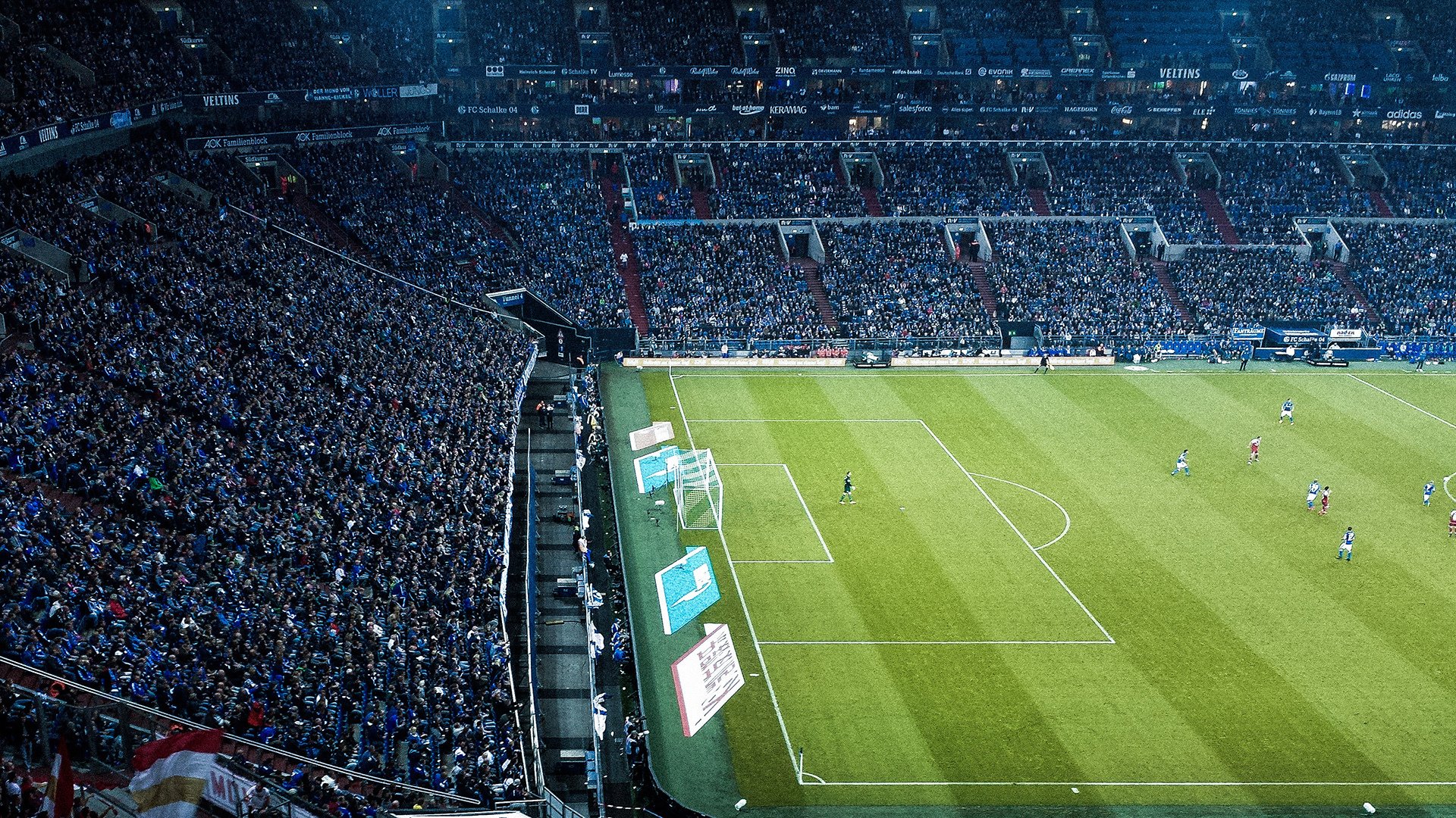 APP下载 LY Sports-禁区之战：内线球员的拼抢精彩回顾，禁区足球